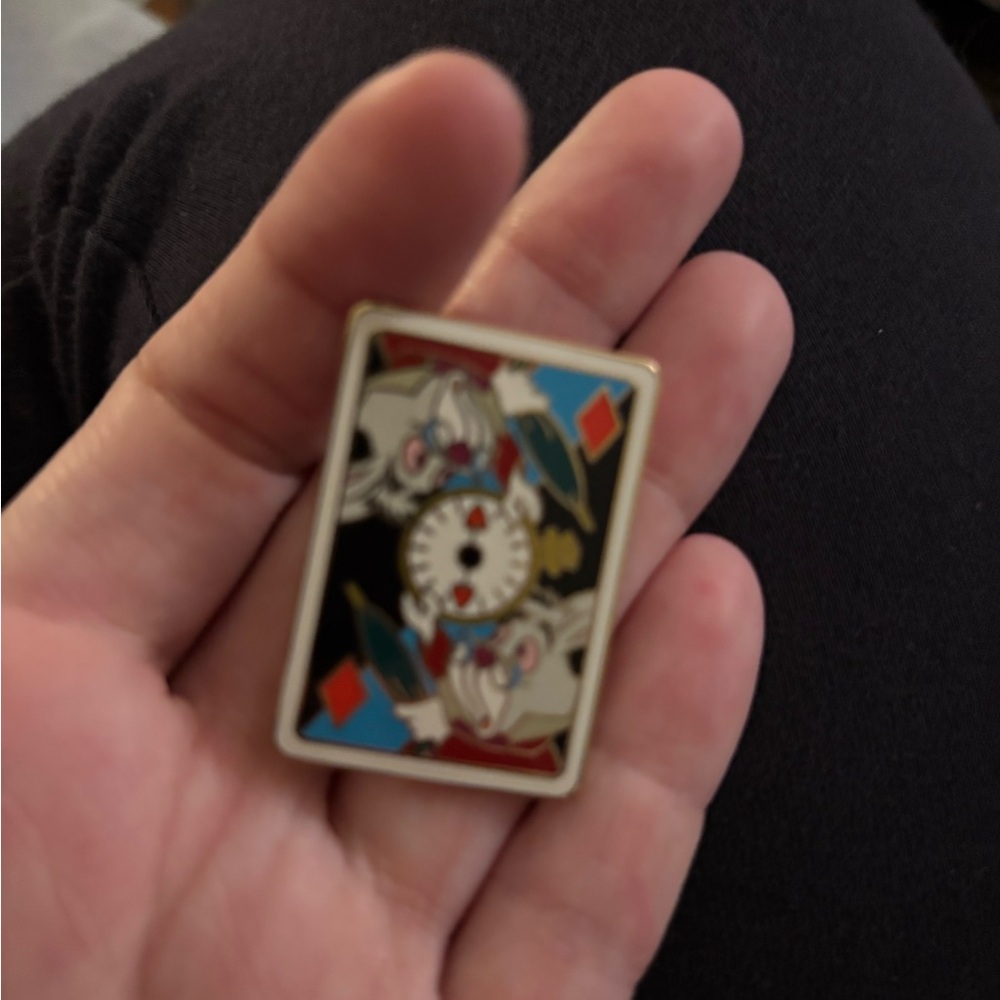 LE 200 white rabbit Disney pin- playing card